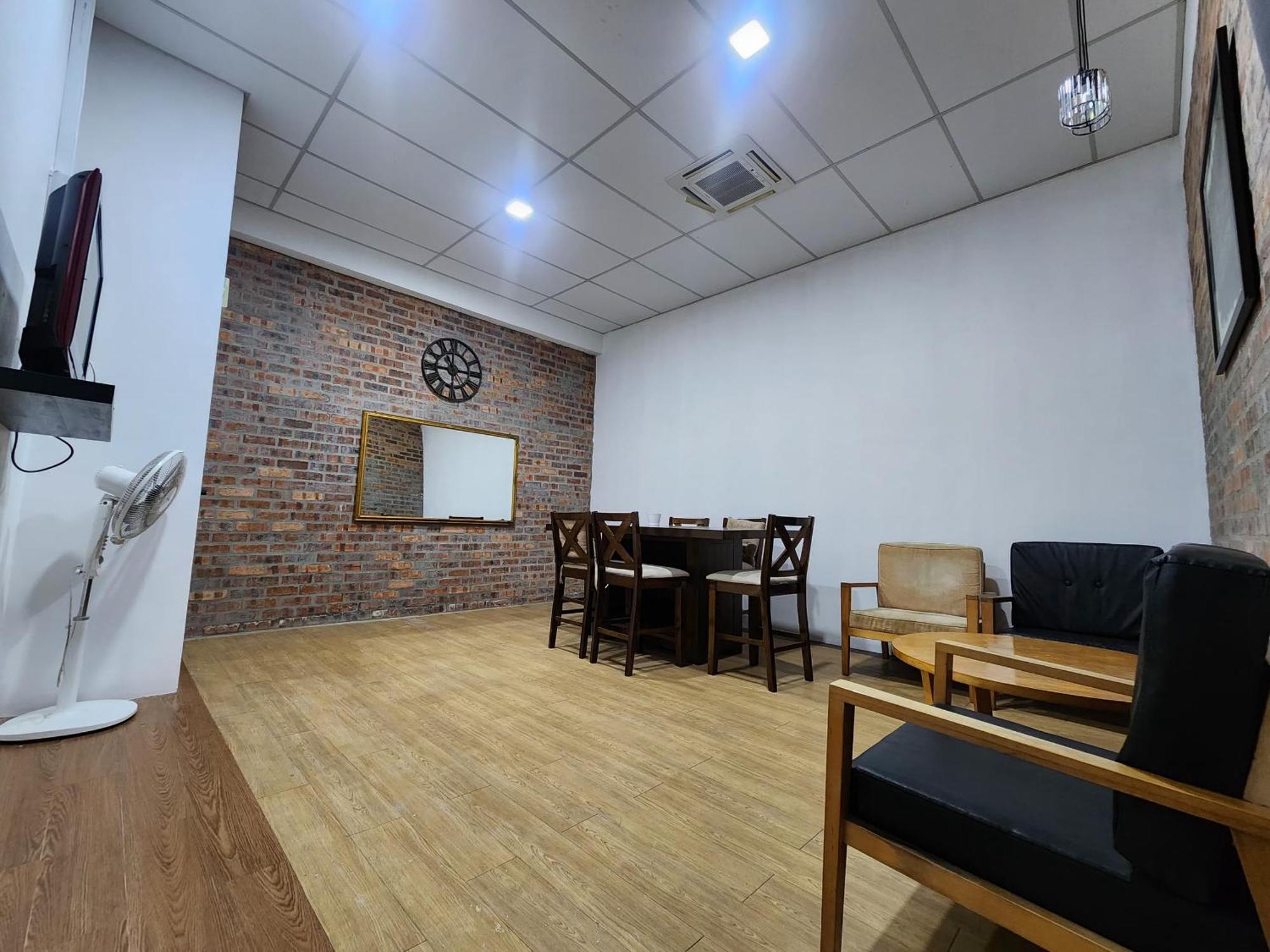 Tamu Studio Dungun Luaran gambar